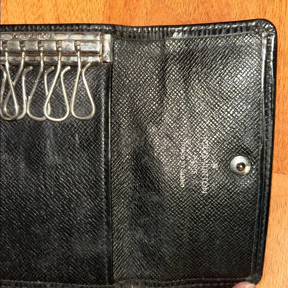 Authentic Louis Vuitton Epi Leather 6 Key Holder Wallet